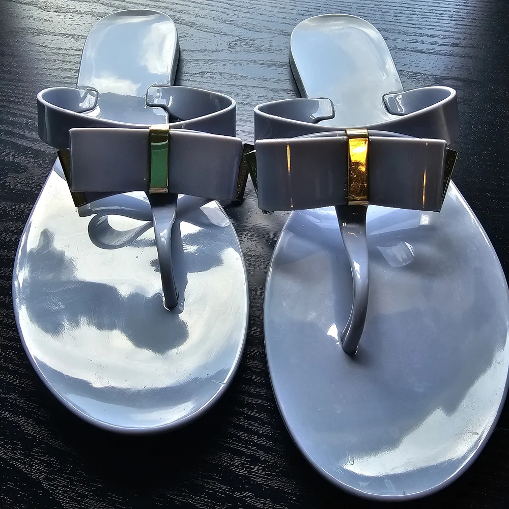 Michael Kors Periwinkle Blue Bow Sandals Flip Flops Women's Sz 9 - Picture 2 of 8